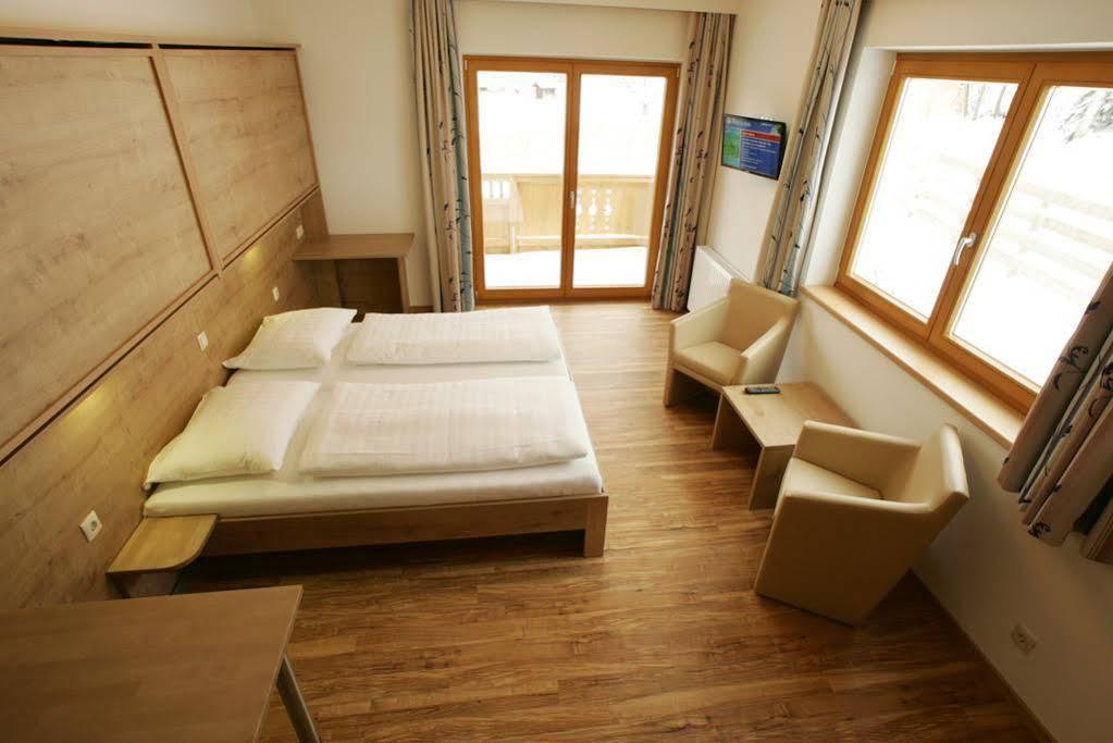 Familien & Wohlfuhlhotel Johanneshof 萨尔巴赫 外观 照片