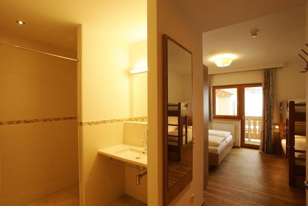 Familien & Wohlfuhlhotel Johanneshof 萨尔巴赫 外观 照片